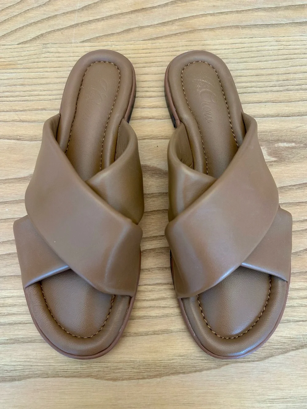 J. Crew Menorca padded cross-strap sandals in leather. Size 8.